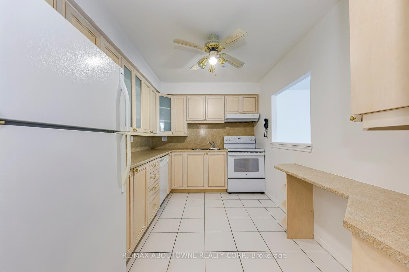 1270 Maple Crossing Boulevard Unit 1705 - Condo photo 7 of 44 in Burlington, Ontario