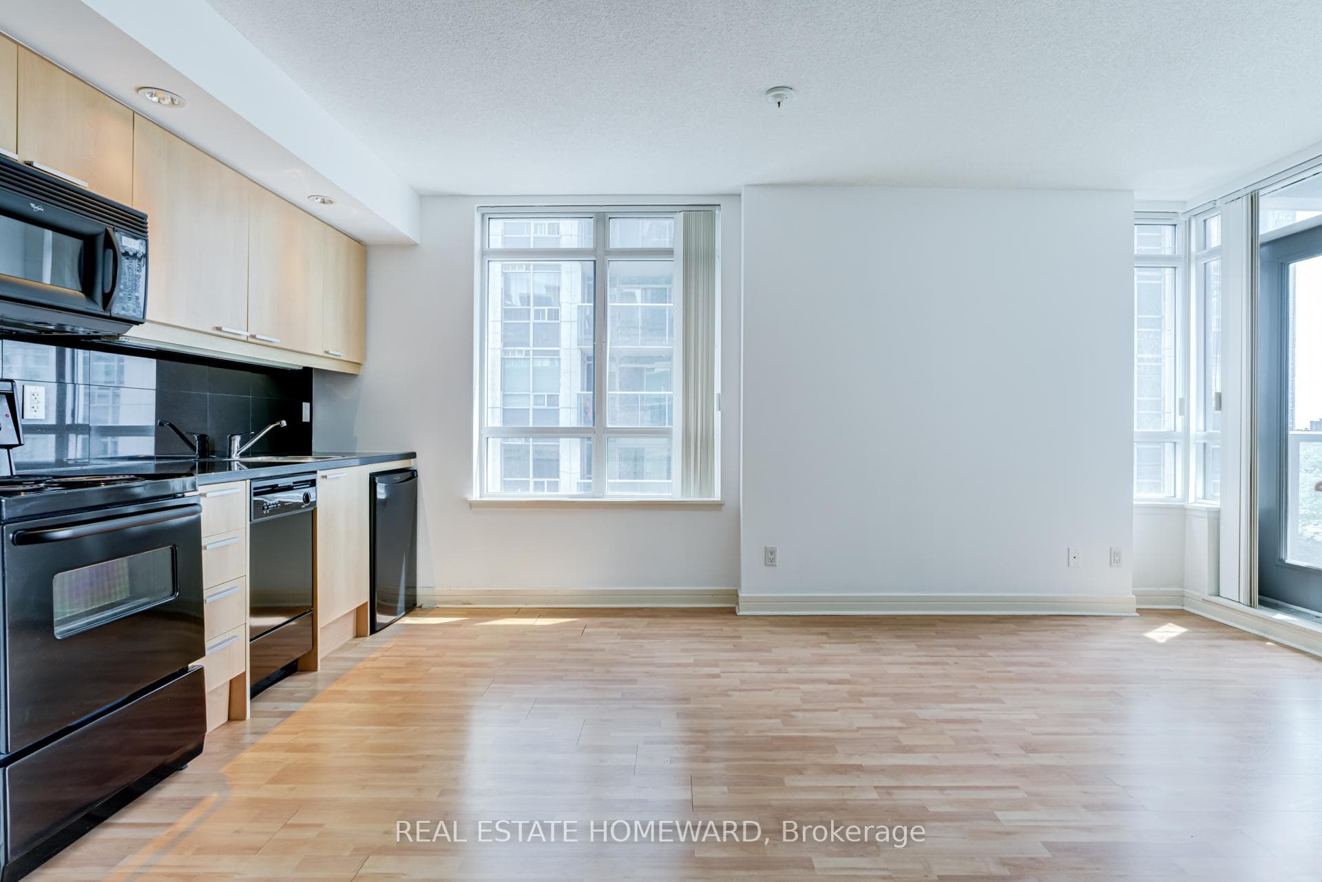 19 Avondale Avenue Unit Up01 - Condo photo 11 of 27 in Willowdale / Newtonbrook, Ontario