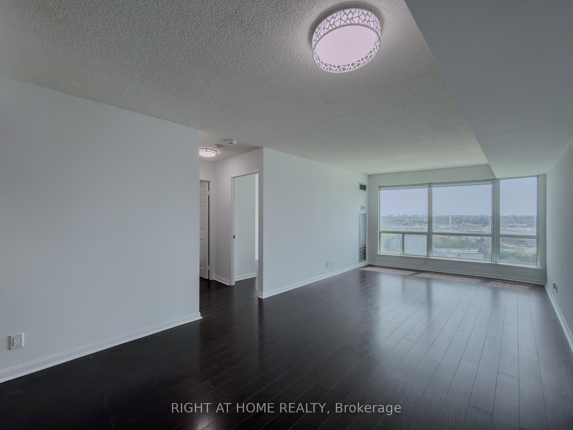 8 Lee Centre Drive Unit 1008 - Condo photo 4 of 33 in Scarborough (West Hill / Highland Creek), Ontario