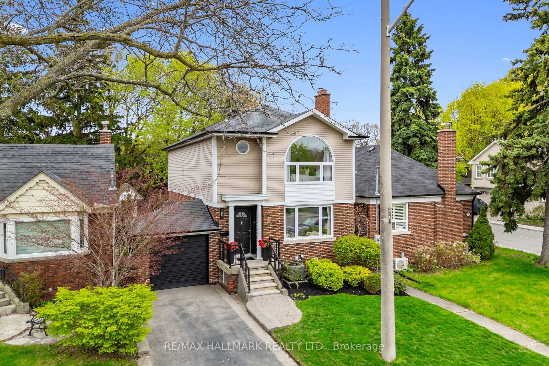 39 Briar Dale Boulevard - Detached photo 1 of 50 in Birch Cliff / Cliffside, Ontario