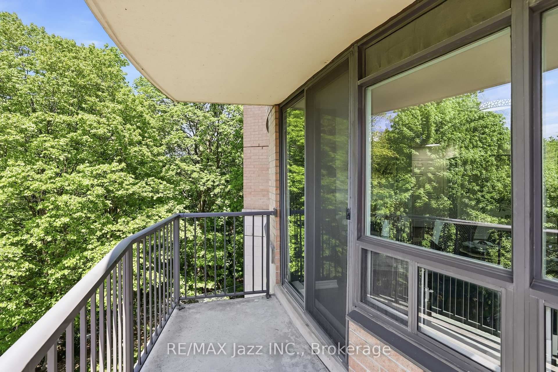 16 Dallimore Circle Unit 307 - Condo photo 33 of 50 in Don Mills / Parkwoods / Victoria Village, Ontario