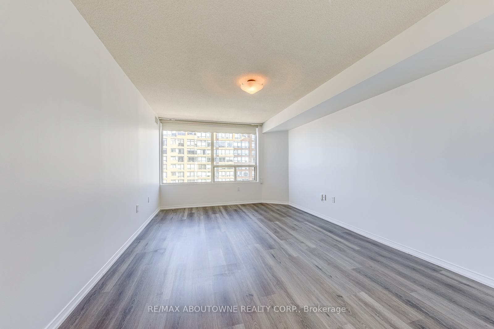 1270 Maple Crossing Boulevard Unit 1705 - Condo photo 24 of 44 in Burlington, Ontario