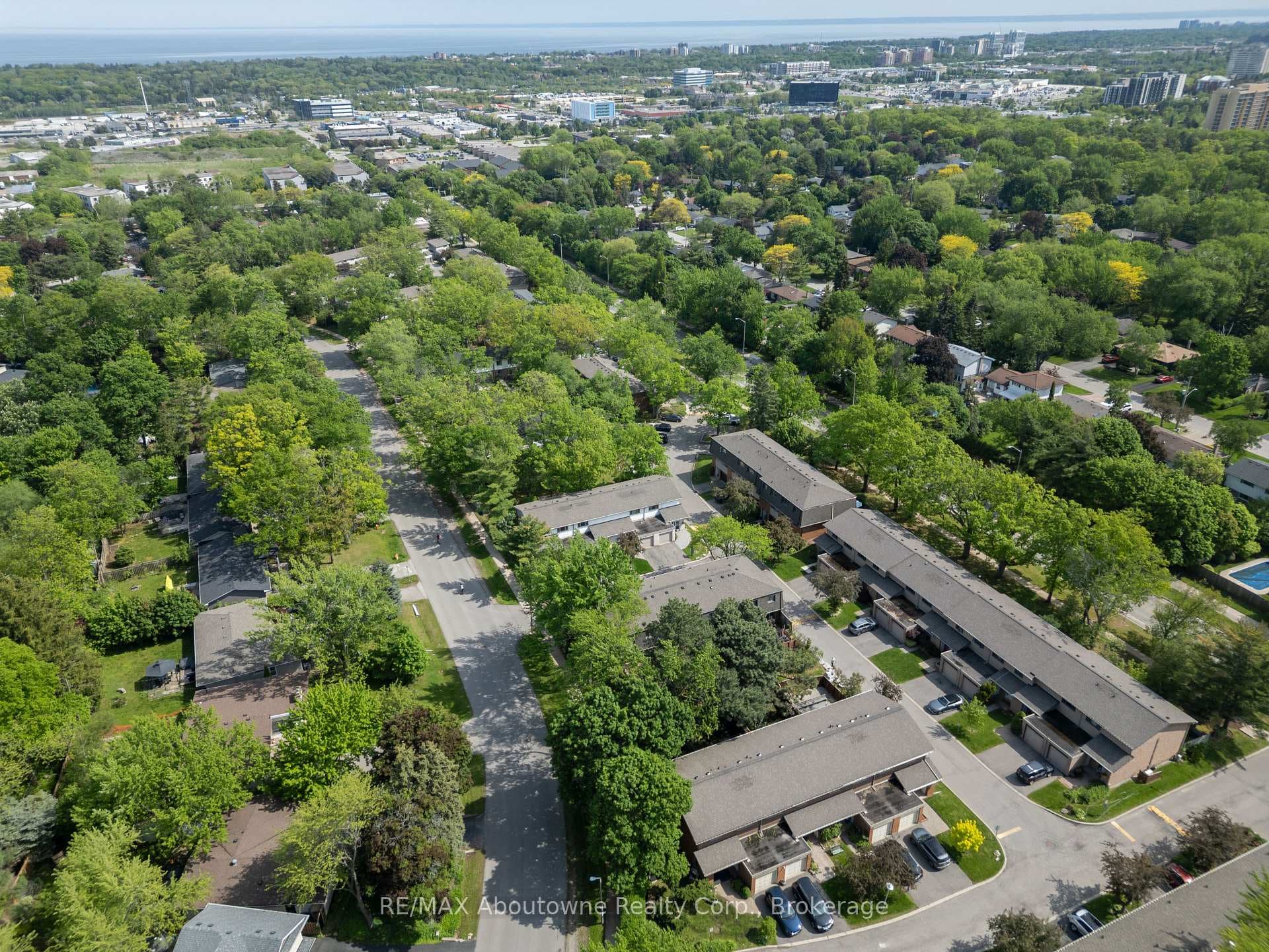 1270 Gainsborough Drive Unit 35 - Condo photo 48 of 50 in Oakville, Ontario