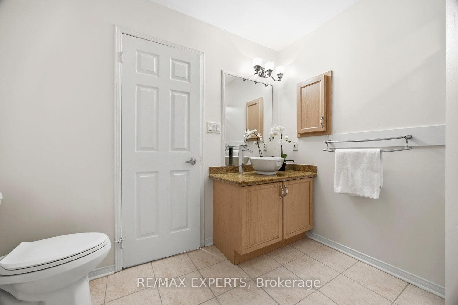 40 Dills Crescent - Detached photo 18 of 36 in Milton, Ontario