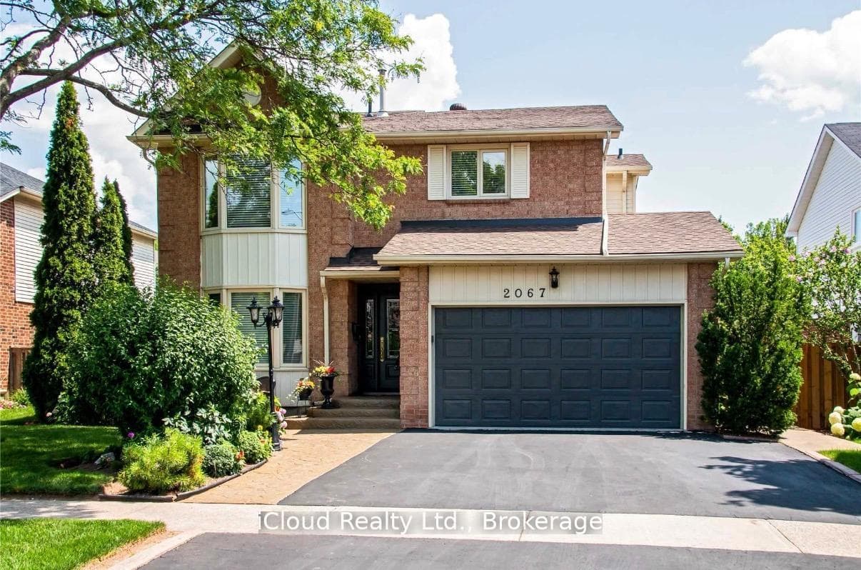 2067 Hunters Wood Drive - Detached photo 1 of 23 in Burlington, Ontario