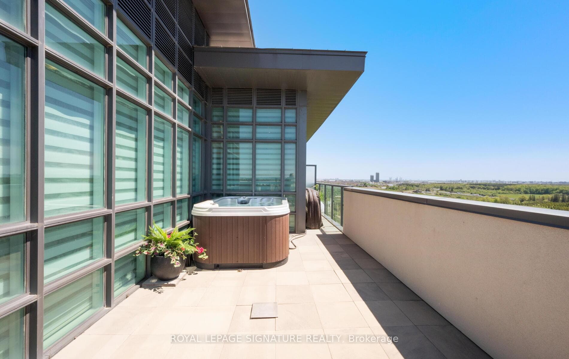55 Yorkland Boulevard Unit PH1202 - Condo photo 46 of 50 in Brampton, Ontario