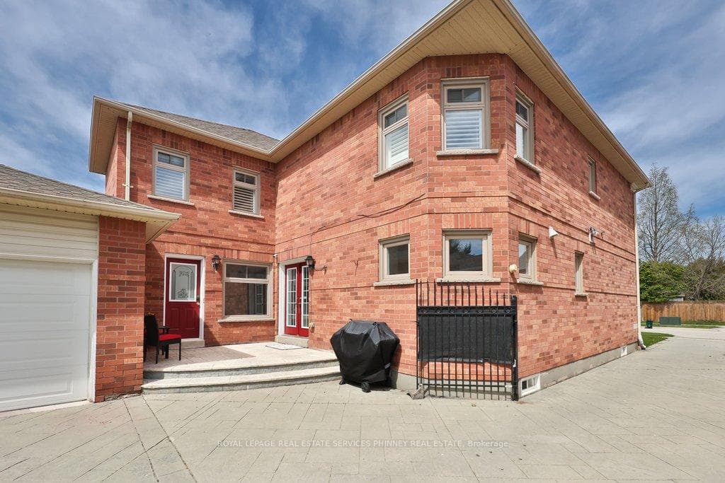 200 Lexington Road - Detached photo 33 of 37 in Oakville, Ontario
