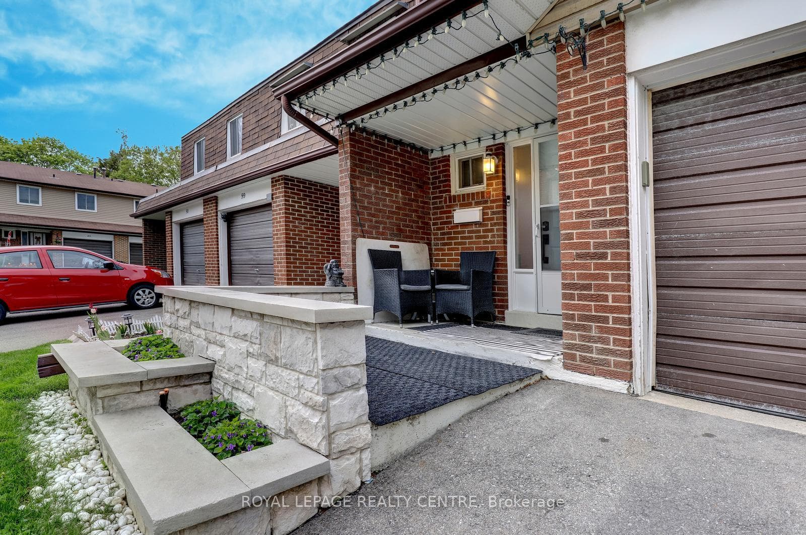 3025 Cedarglen Gate Unit 60 - Condo photo 3 of 38 in Mississauga, Ontario