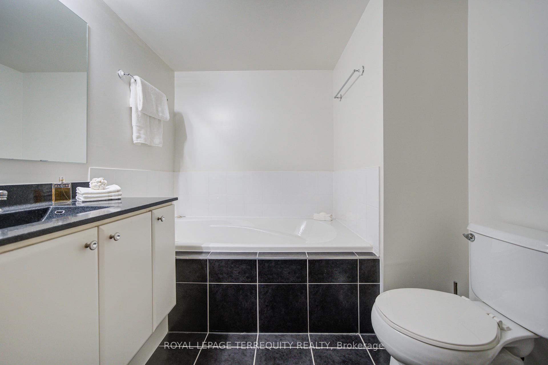 9 George Street Unit 2311 - Condo photo 27 of 44 in Brampton, Ontario