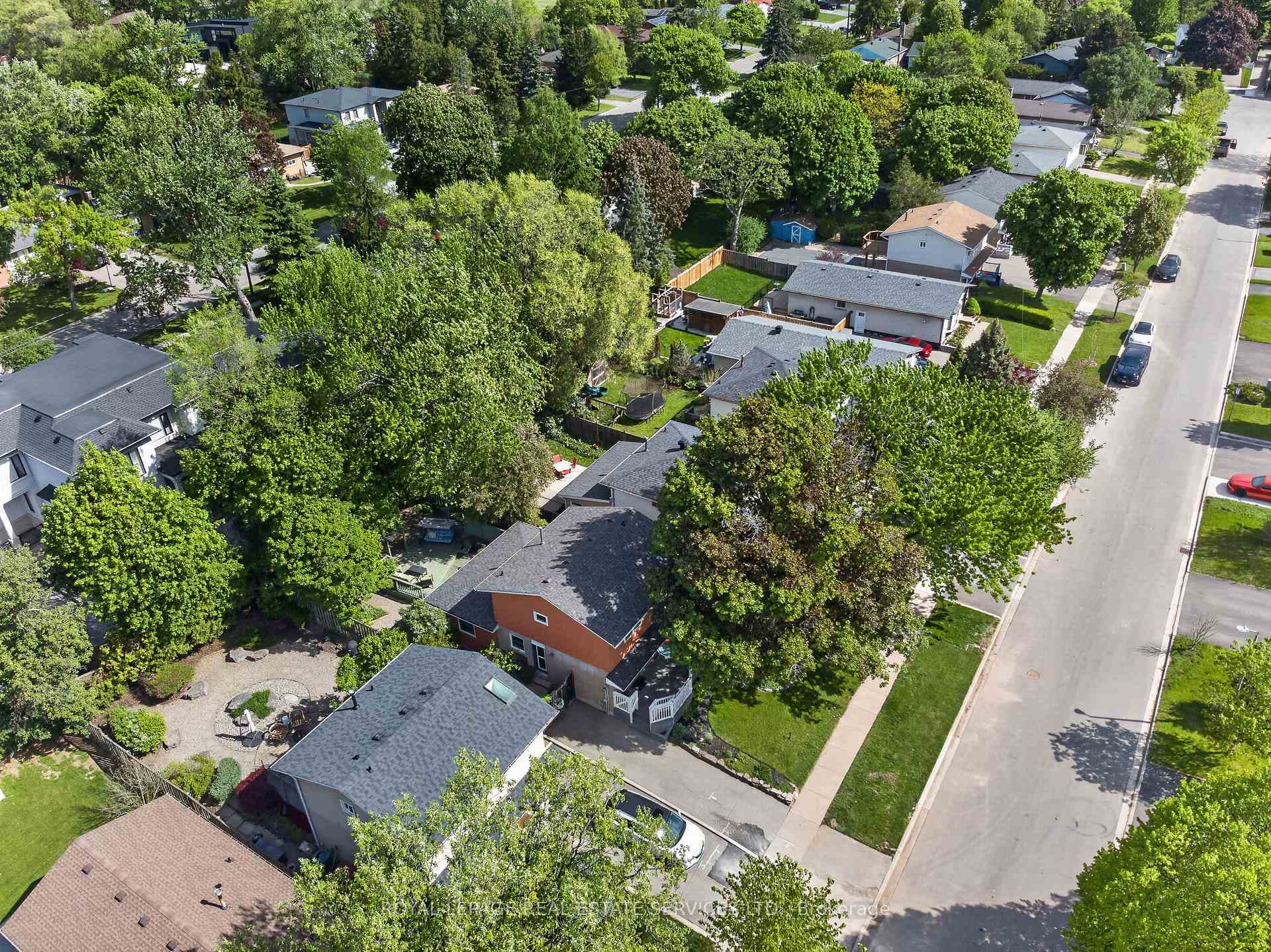 141 Oakdale Drive - Detached photo 3 of 50 in Oakville, Ontario