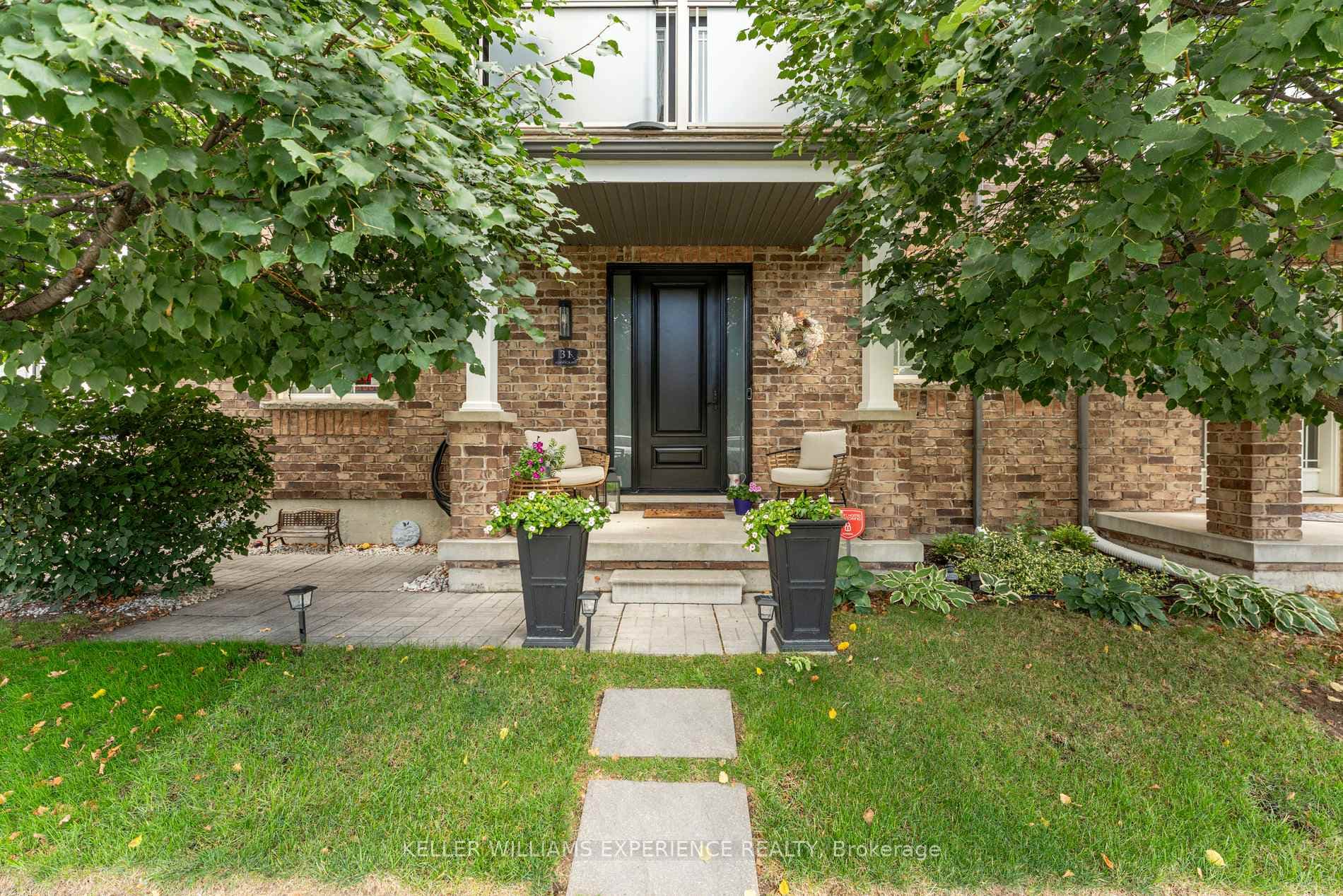 31 Alnwick Avenue - Townhouse photo 4 of 31 in Caledon, Ontario