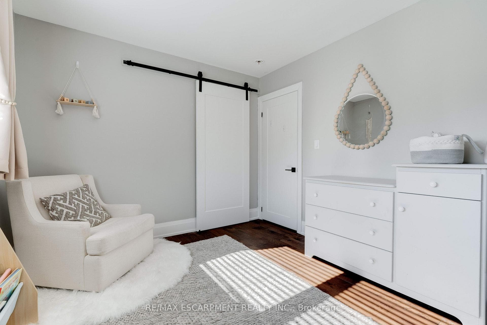 296 Kent Crescent - Multi-Family photo 22 of 50 in Burlington, Ontario