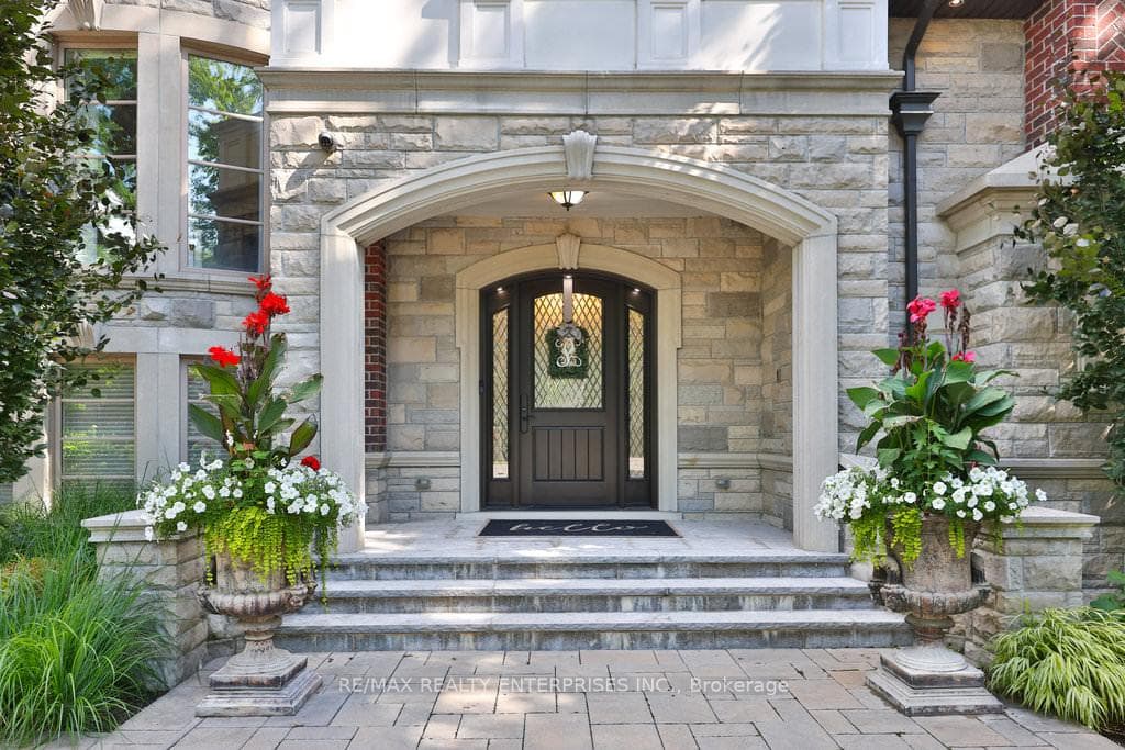 1459 Stavebank Road - Detached photo 8 of 48 in Mississauga, Ontario