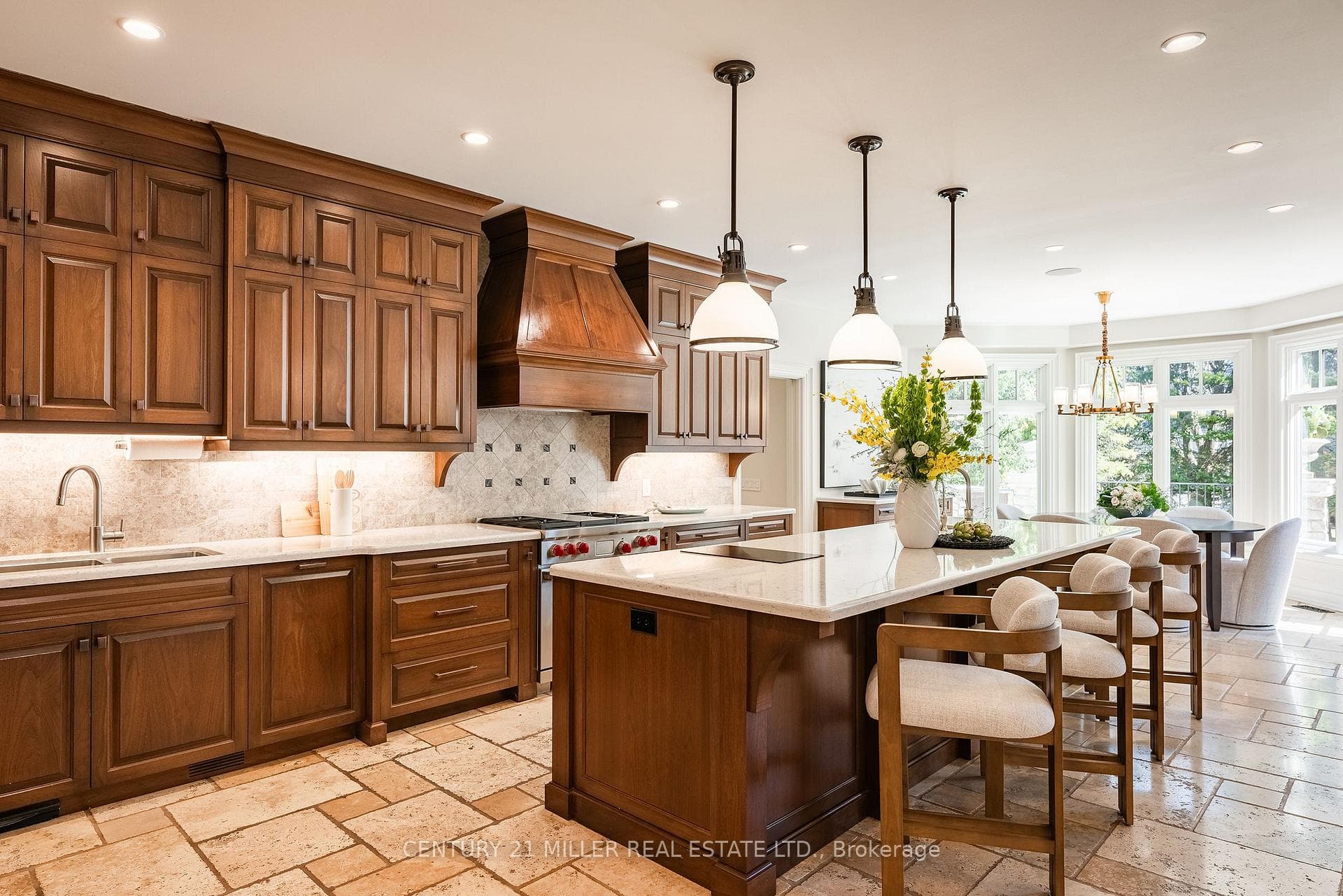2096 Lakeshore Road - Detached photo 12 of 48 in Oakville, Ontario