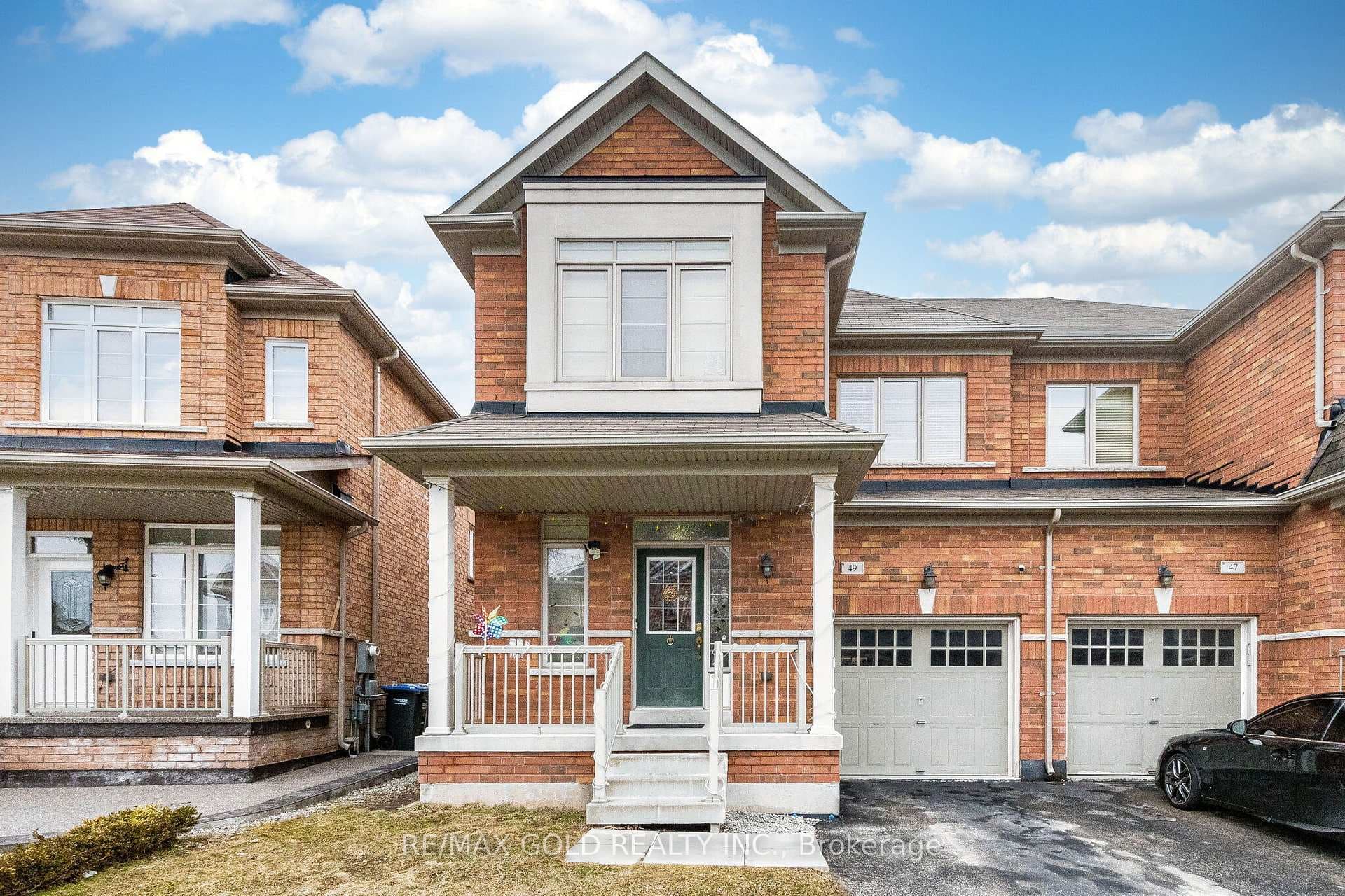 49 Baby Pointe Trail - home for sale in Brampton, Ontario