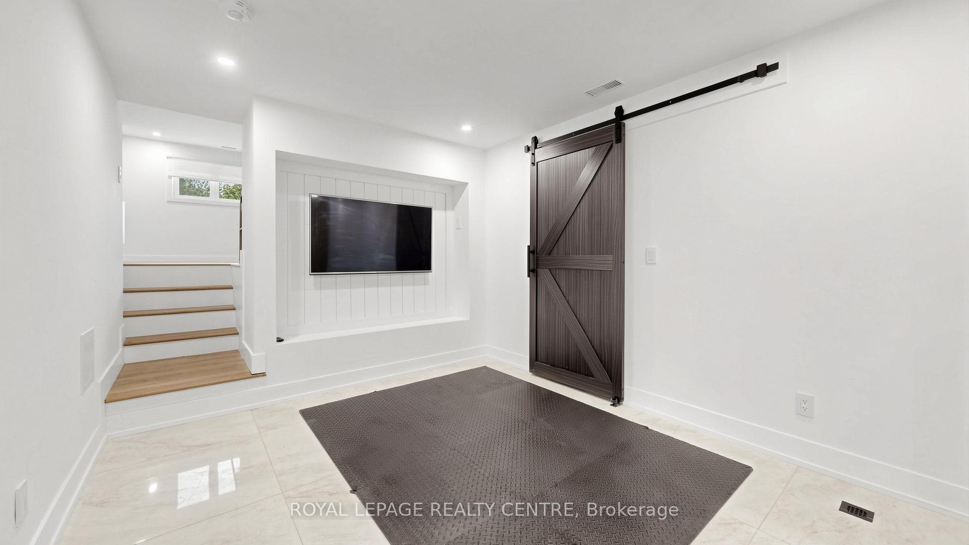 521 Old York Road - Detached photo 31 of 49 in Burlington, Ontario