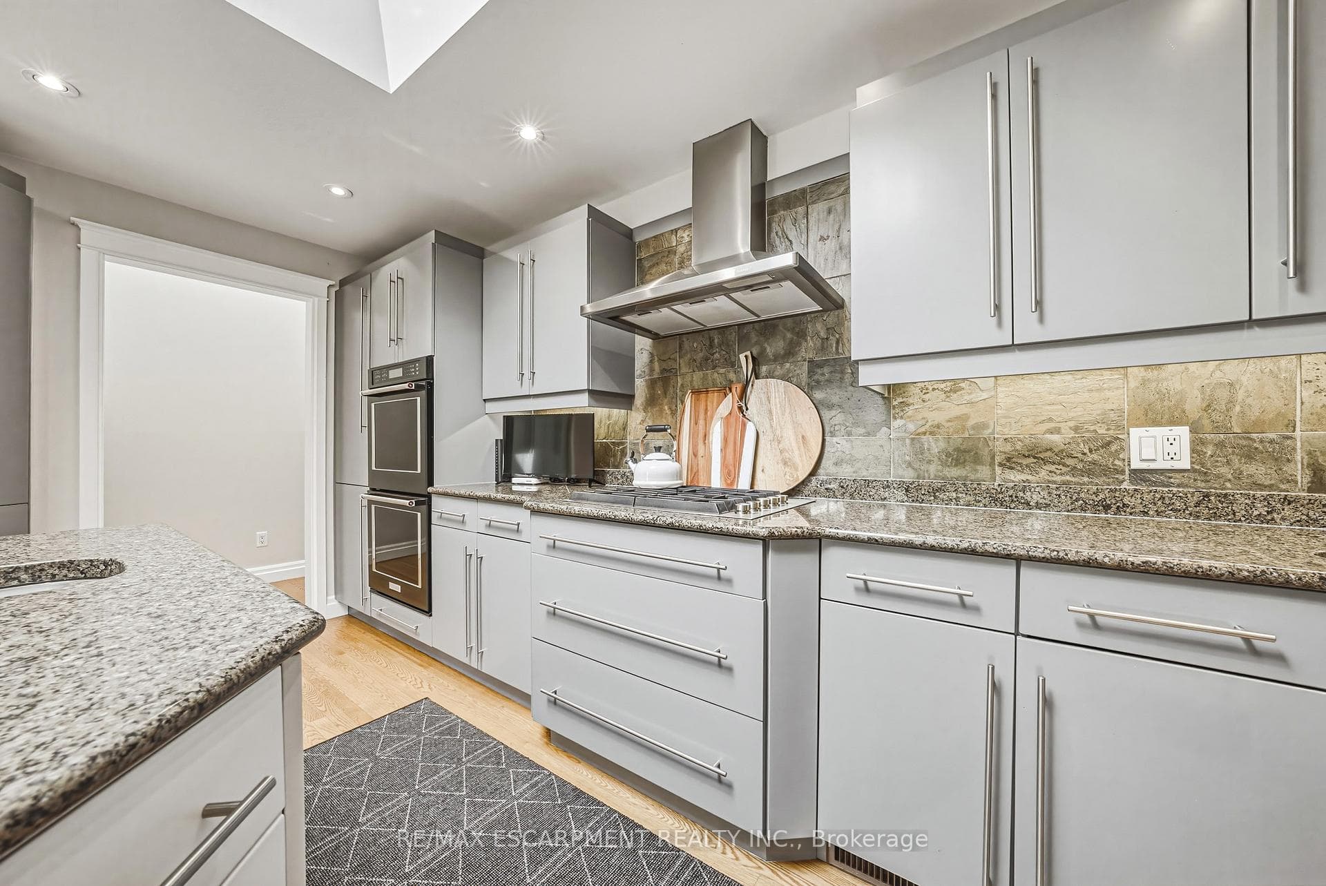 7 Colonial Crescent - Detached photo 17 of 49 in Oakville, Ontario