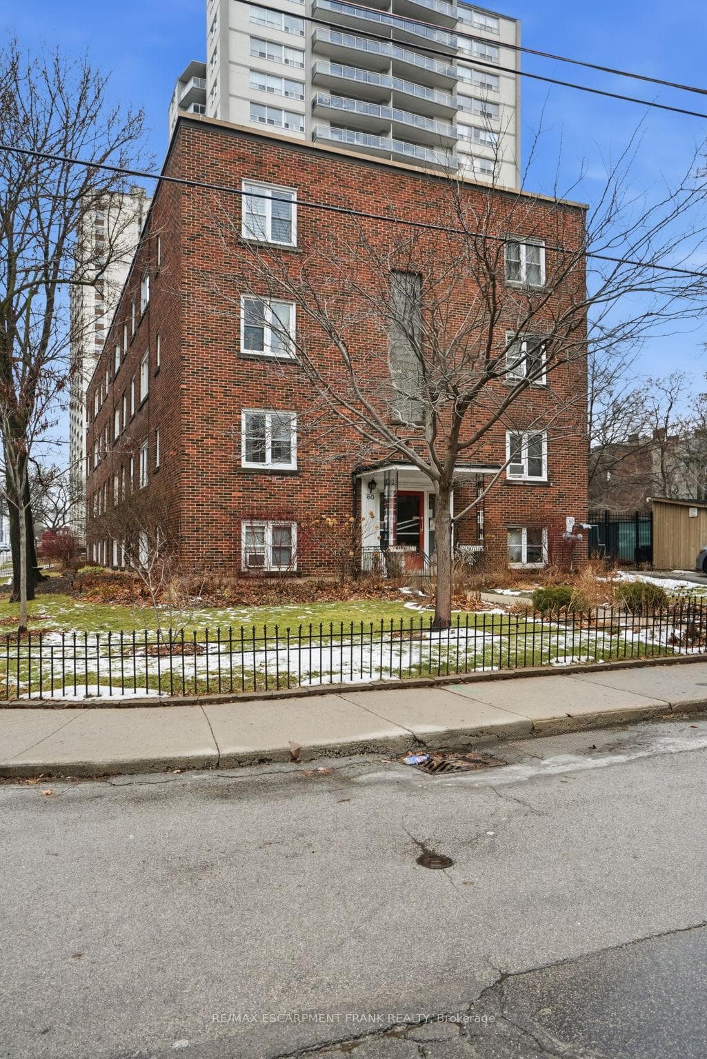 60 ROBINSON Street Unit 104 - Condo photo 4 of 27 in Hamilton, Ontario