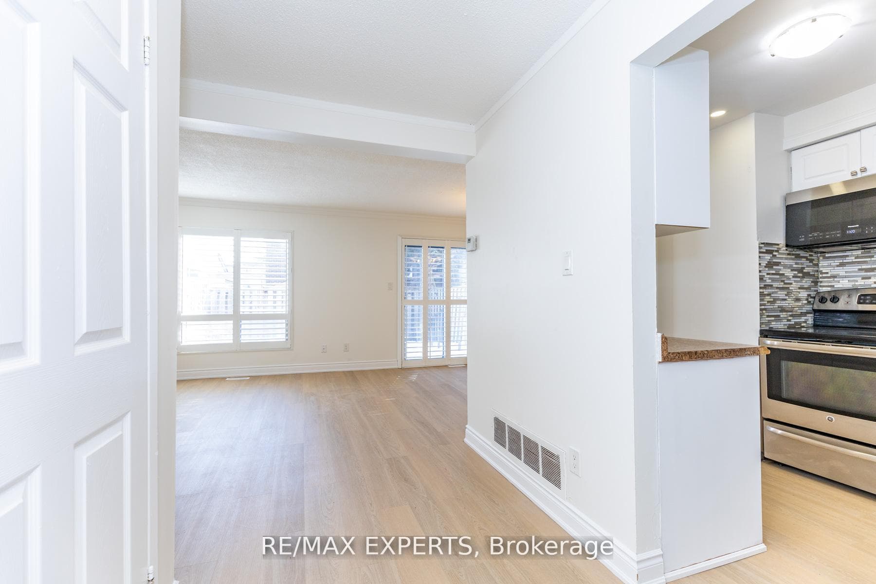 31 Carleton Place - Condo photo 6 of 23 in Brampton, Ontario