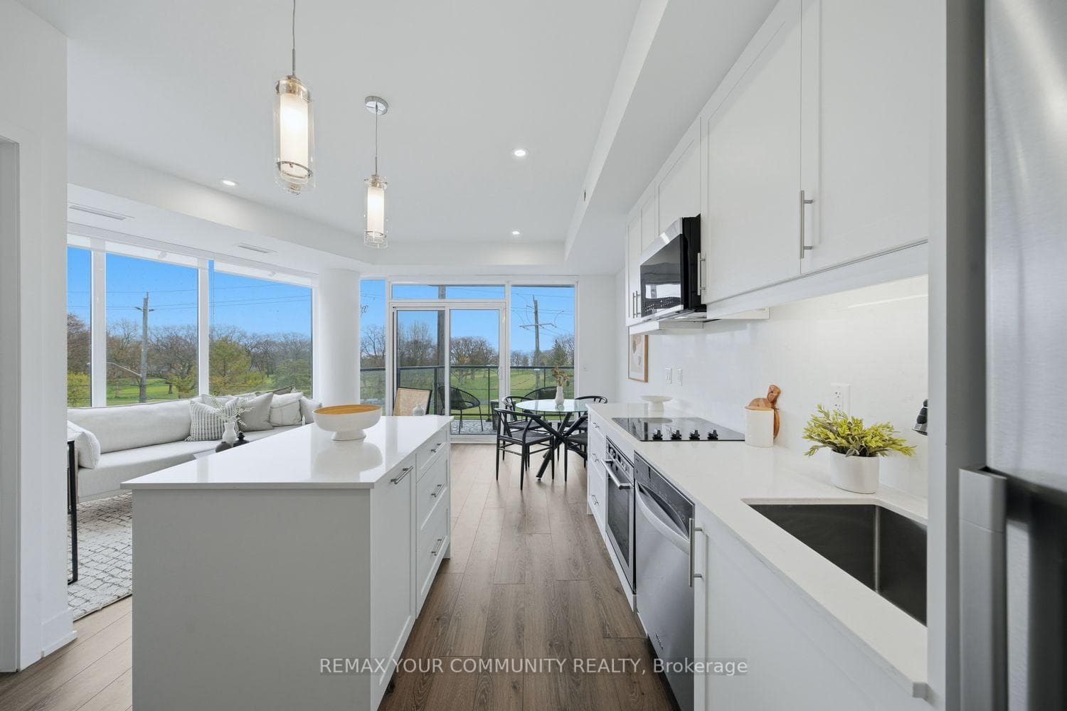 1316 Kingston Road Unit 305 - Condo photo 1 of 47 in Birch Cliff / Cliffside, Ontario