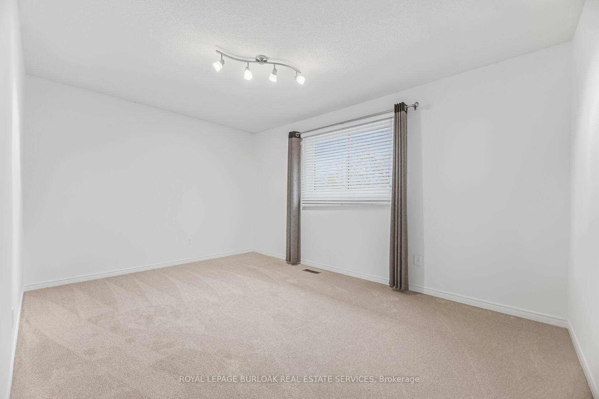 1004 Roxborough Drive - Detached photo 29 of 50 in Oakville, Ontario