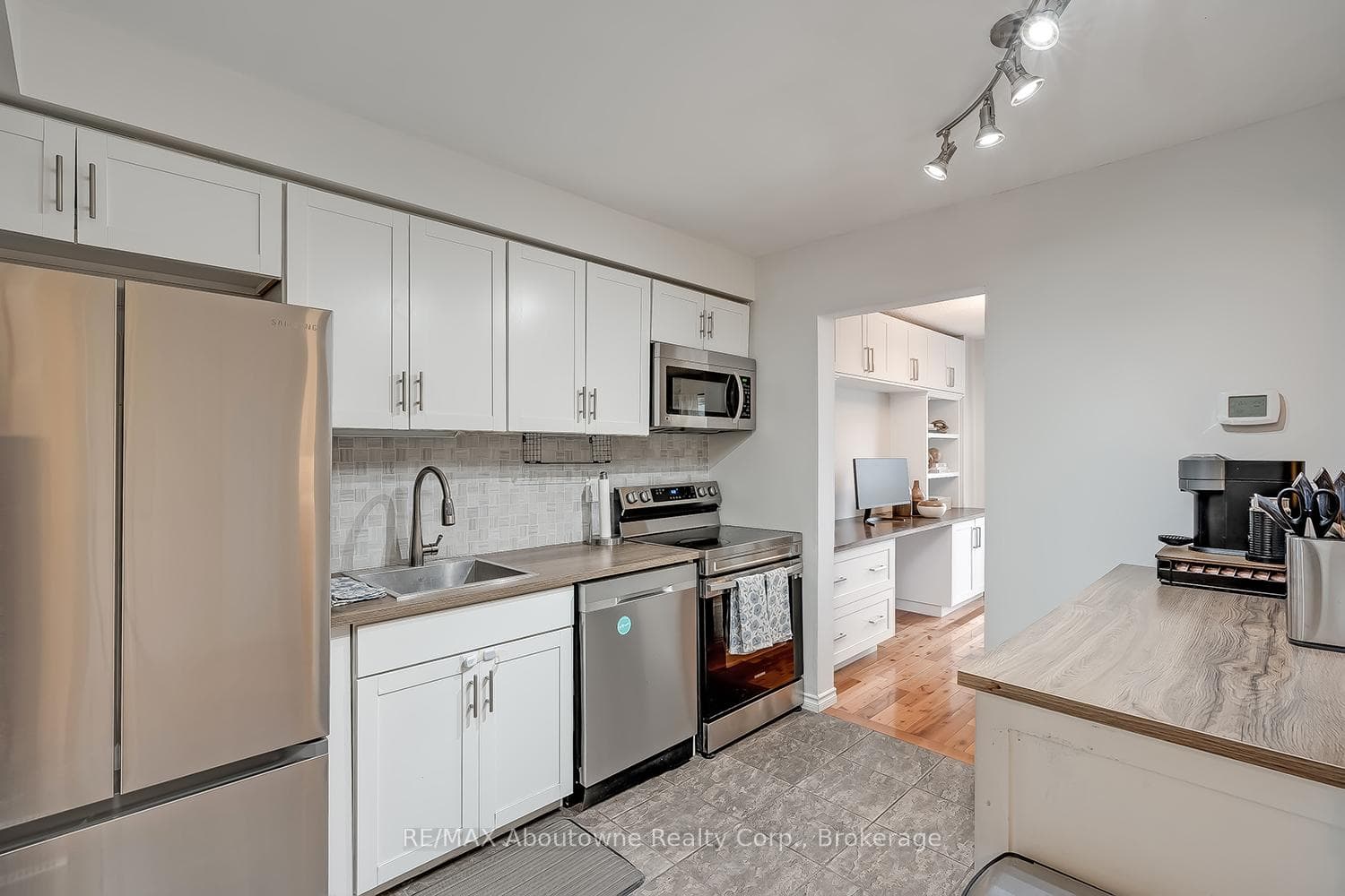 2470 Headon Forest Drive Unit 41 - Condo photo 6 of 42 in Burlington, Ontario