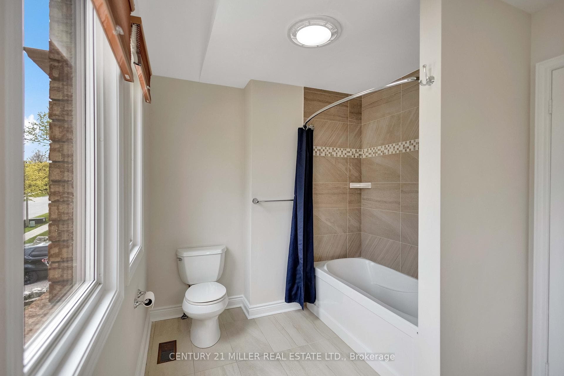 1398 Winterberry Drive - Detached photo 27 of 46 in Burlington, Ontario