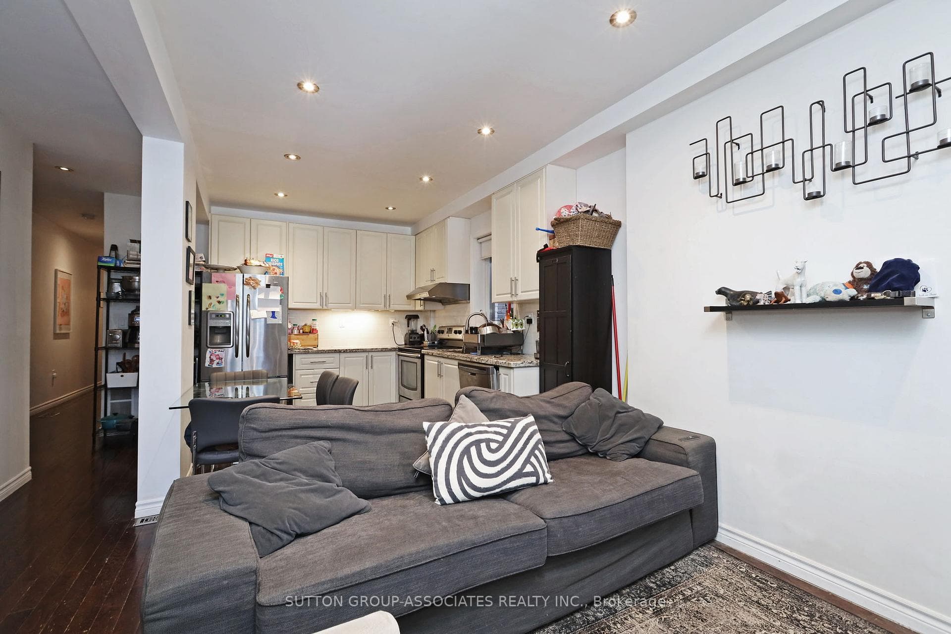 20 Ashdale Avenue - Semi-Detached photo 5 of 47 in Riverdale / Leslieville, Ontario