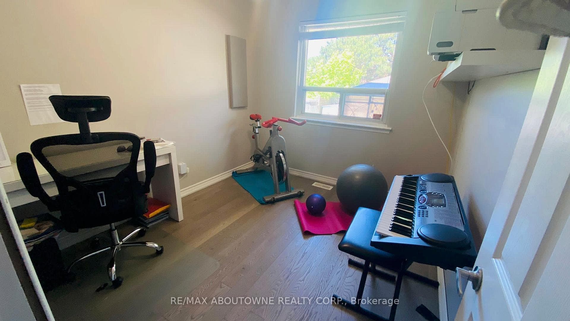 1601 Sandgate Crescent - Semi-Detached photo 20 of 35 in Mississauga, Ontario