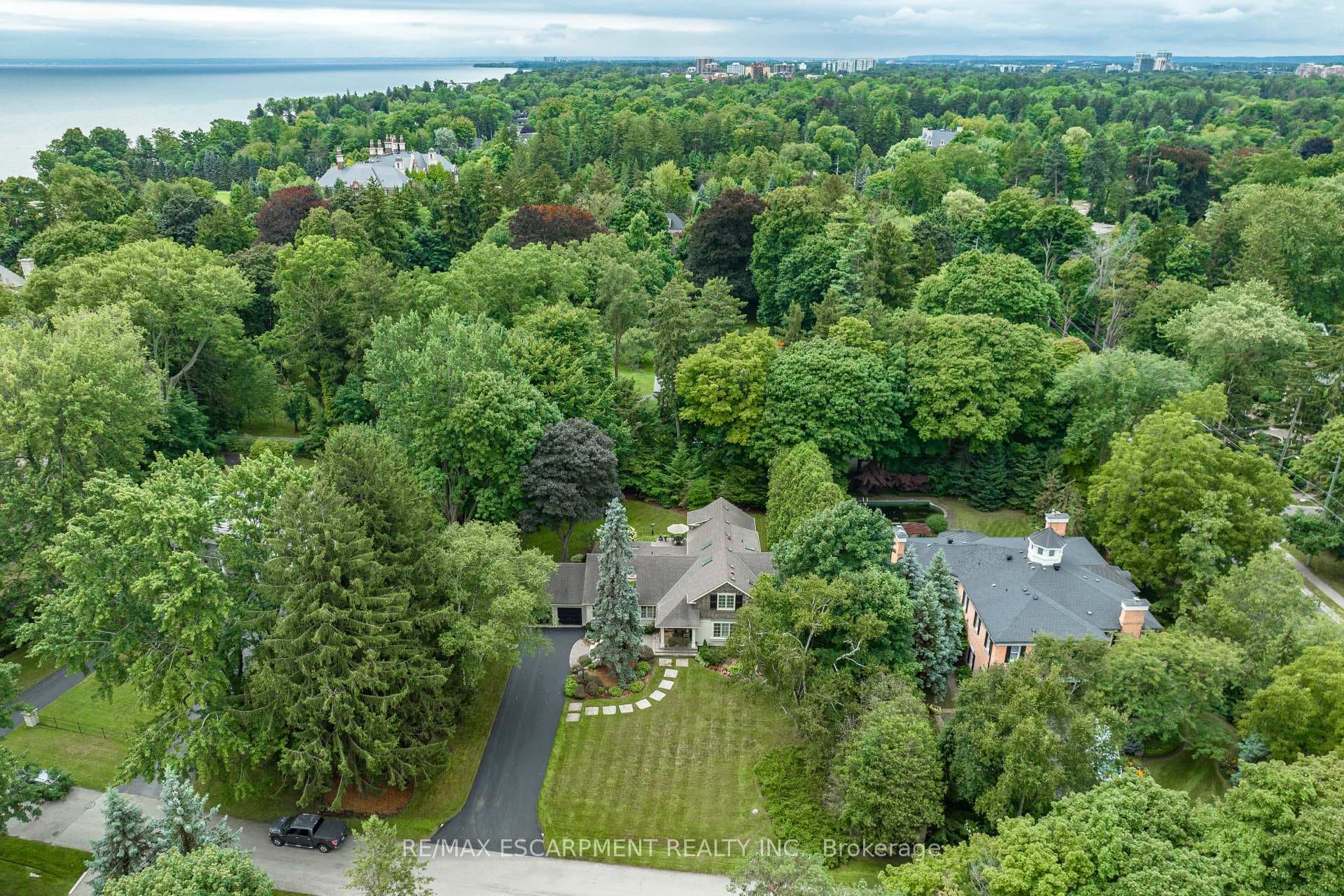 7 Colonial Crescent - Detached photo 48 of 49 in Oakville, Ontario
