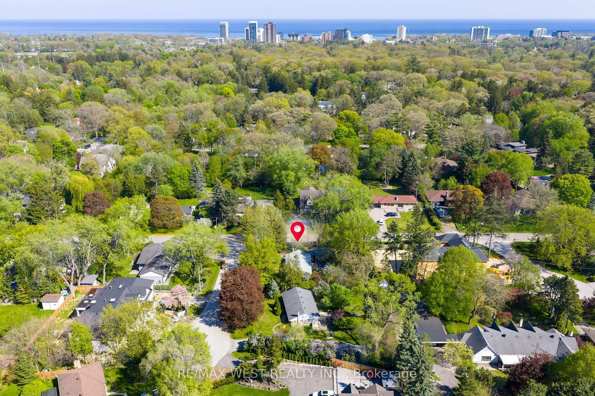 1610 Magenta Court - Detached photo 13 of 14 in Mississauga, Ontario