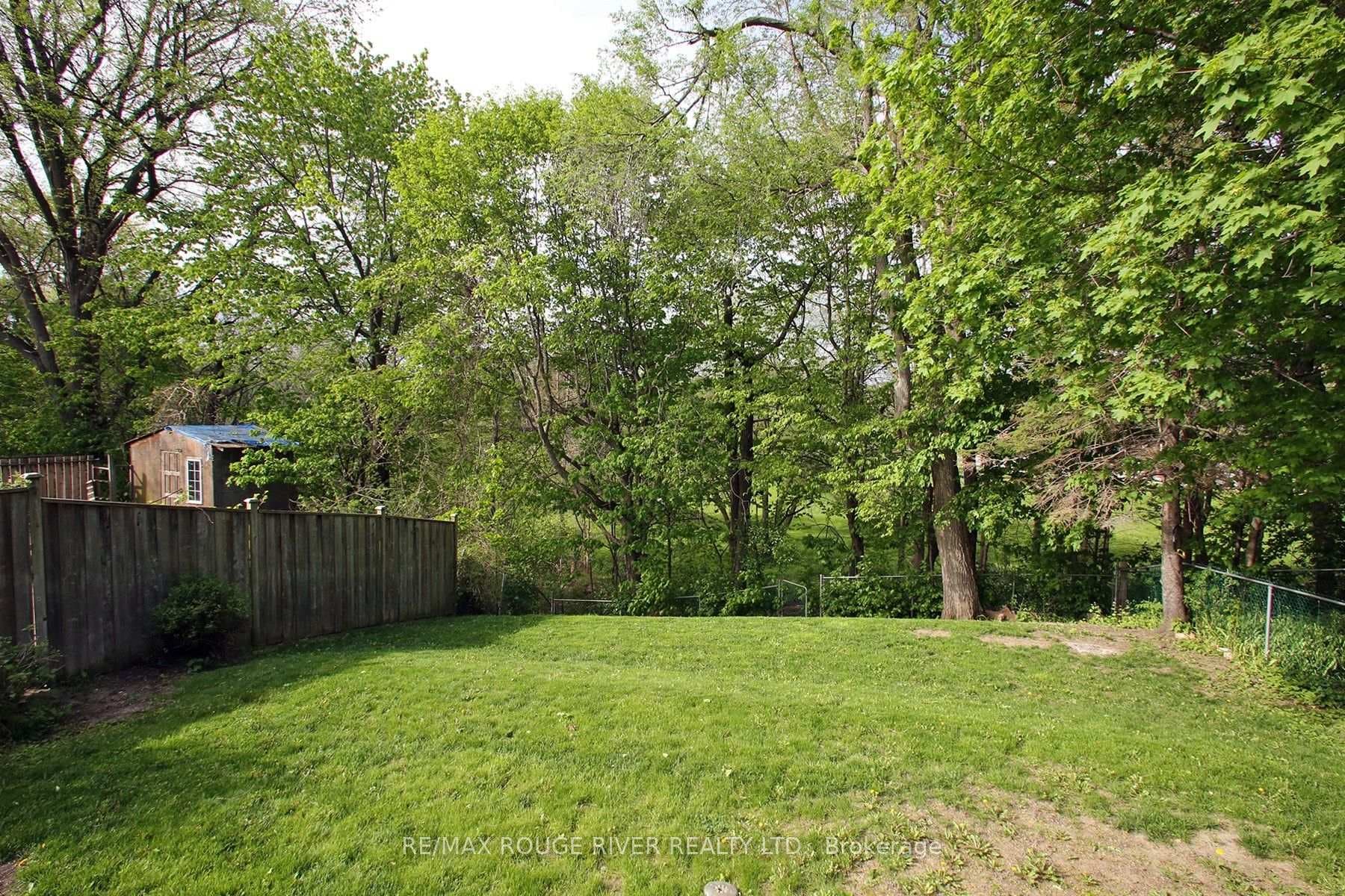 19 Thornbeck Drive - Detached photo 3 of 25 in Scarborough (West Hill / Highland Creek), Ontario