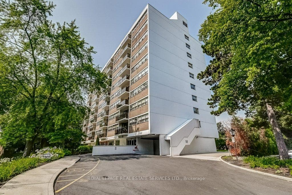 212 Kerr Street Unit 404 - Condo for sale in Eastlake, Ontario