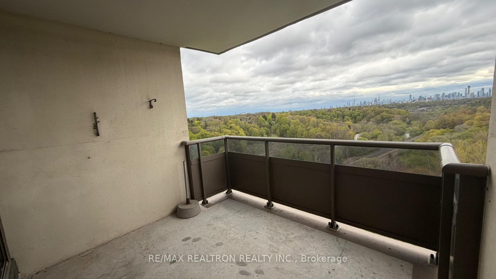 15 Vicora Linkway N/A Unit 903 - Condo photo 22 of 30 in Flemingdon Park / Don Mills, Ontario