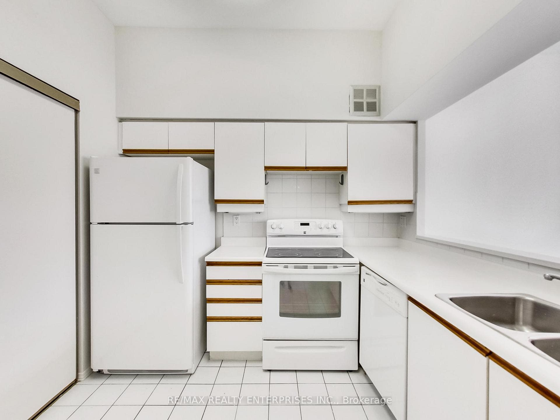3605 Kariya Drive Unit 110B - Condo photo 11 of 33 in Mississauga, Ontario