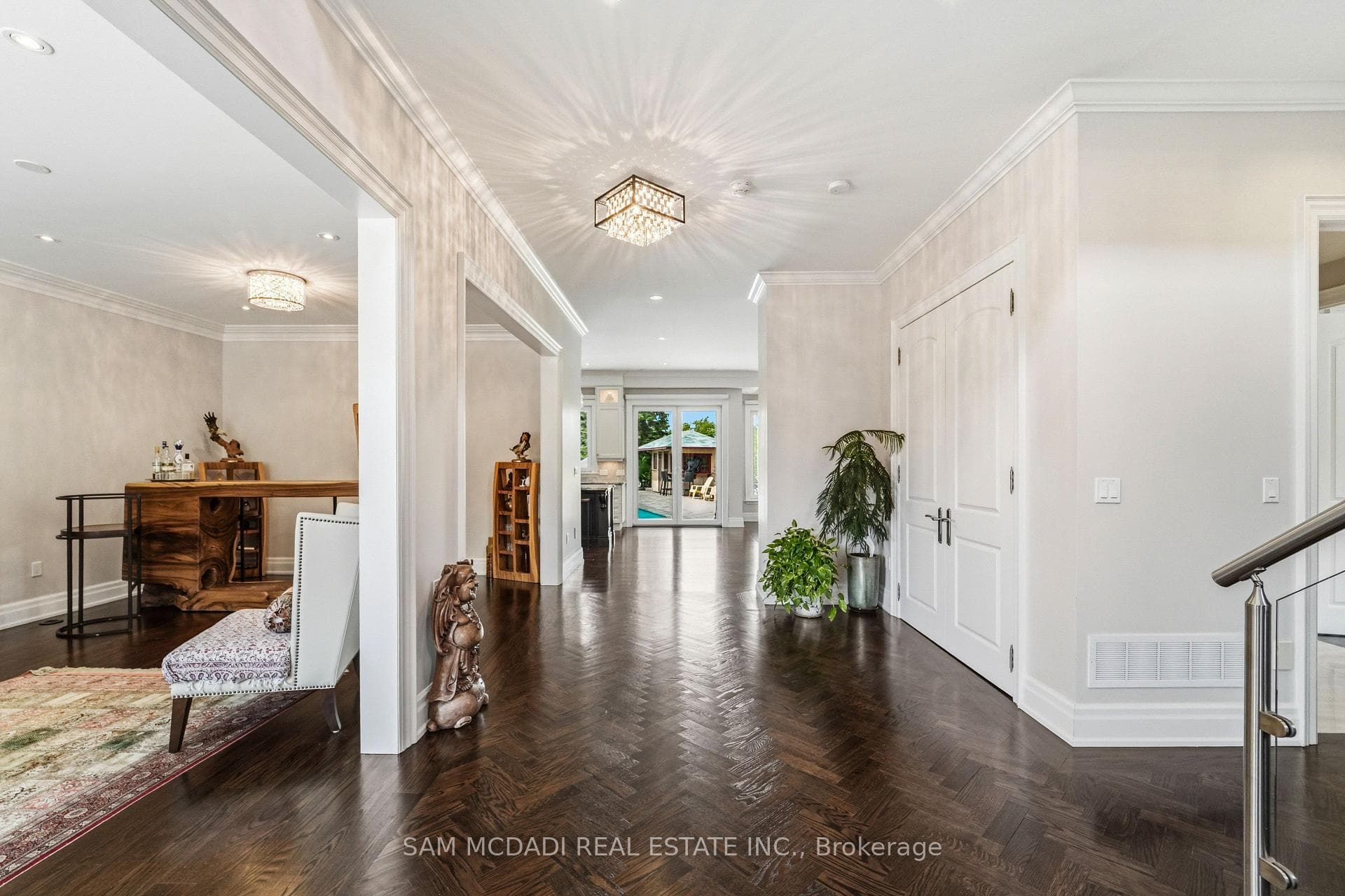 2411 Thorn Lodge Drive - Detached photo 6 of 50 in Mississauga, Ontario