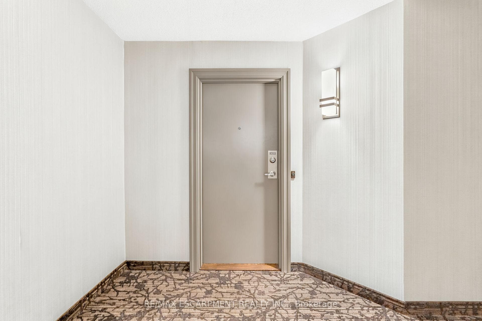 1201 North Shore Boulevard Unit 1003 - Condo photo 3 of 43 in Burlington, Ontario