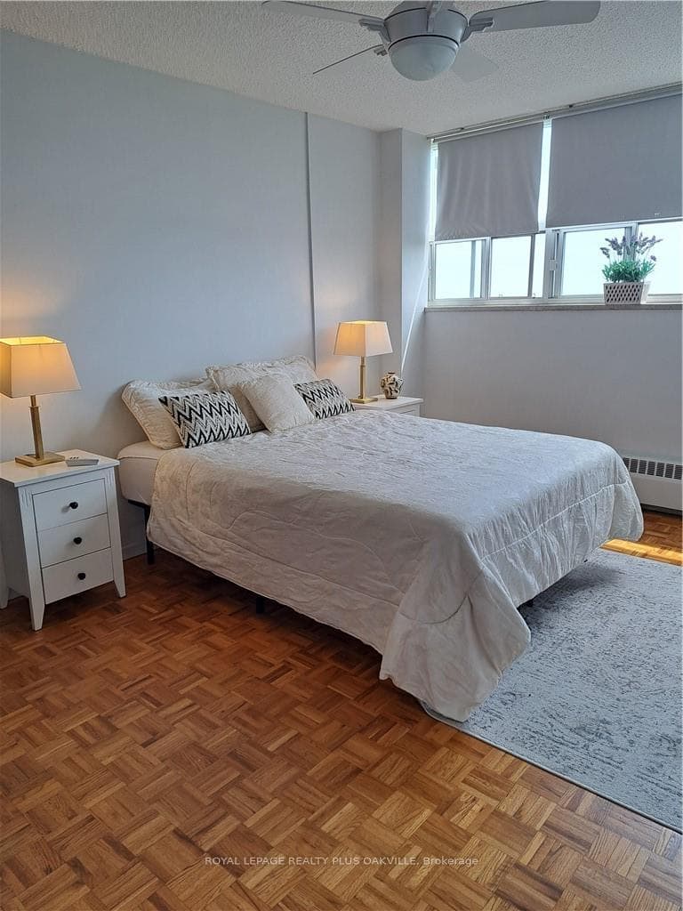 212 Kerr Street Unit 909 - Condo photo 29 of 33 in Oakville, Ontario