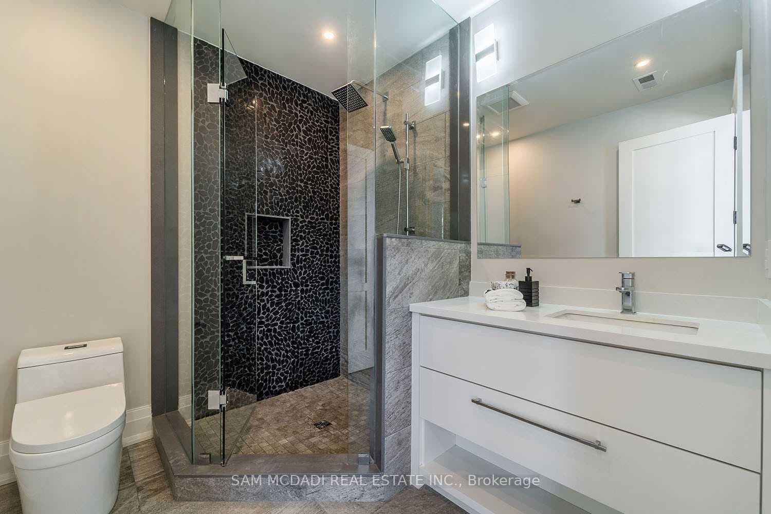 584 Fourth Line - New Construction photo 23 of 50 in Oakville, Ontario