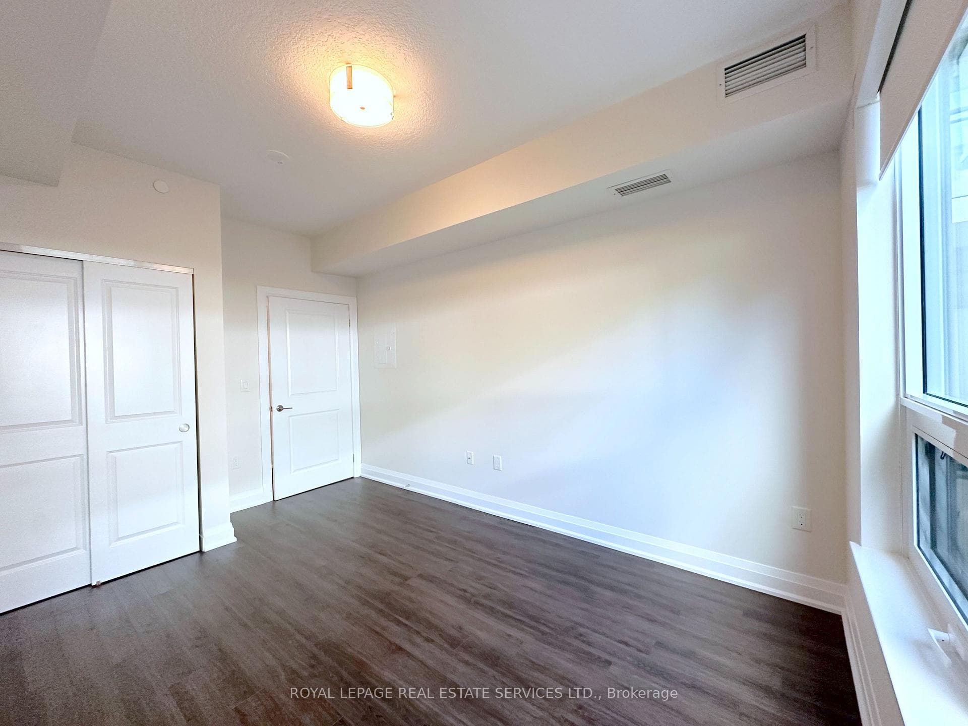 2333 Taunton Road Unit 101 - Condo photo 8 of 21 in Oakville, Ontario