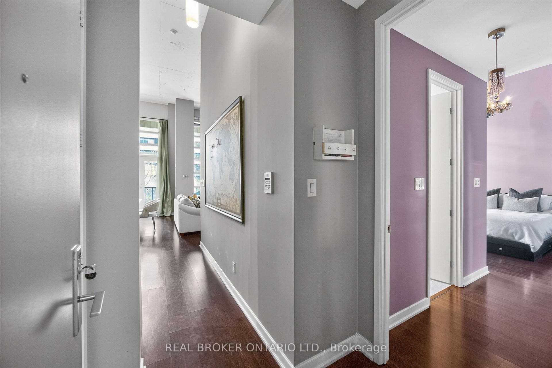 380 Macpherson Avenue Unit 209 - Condo photo 3 of 49 in Annex / Yorkville / Summerhill, Ontario