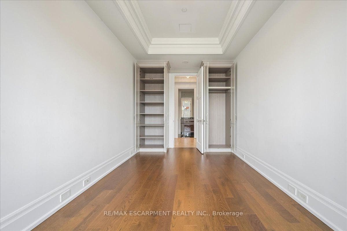300 Randall Street Unit 211 - Condo photo 20 of 50 in Oakville, Ontario