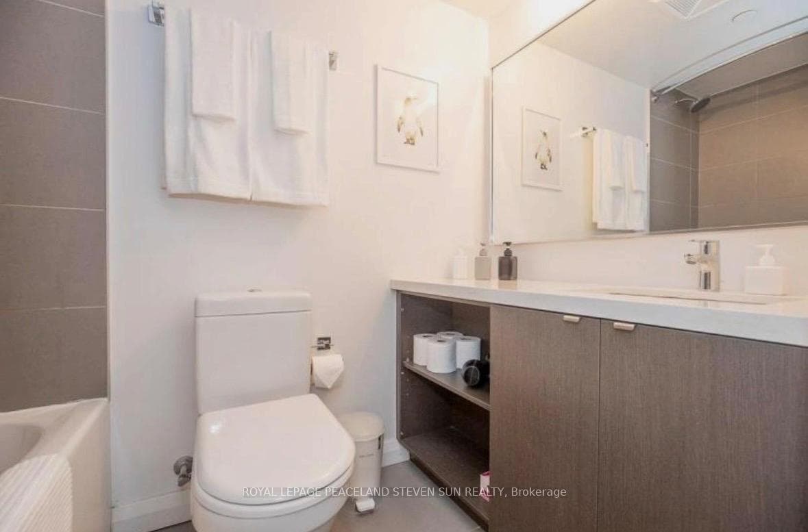155 Yorkville Avenue Unit 1006 - Condo photo 12 of 14 in Annex / Yorkville / Summerhill, Ontario