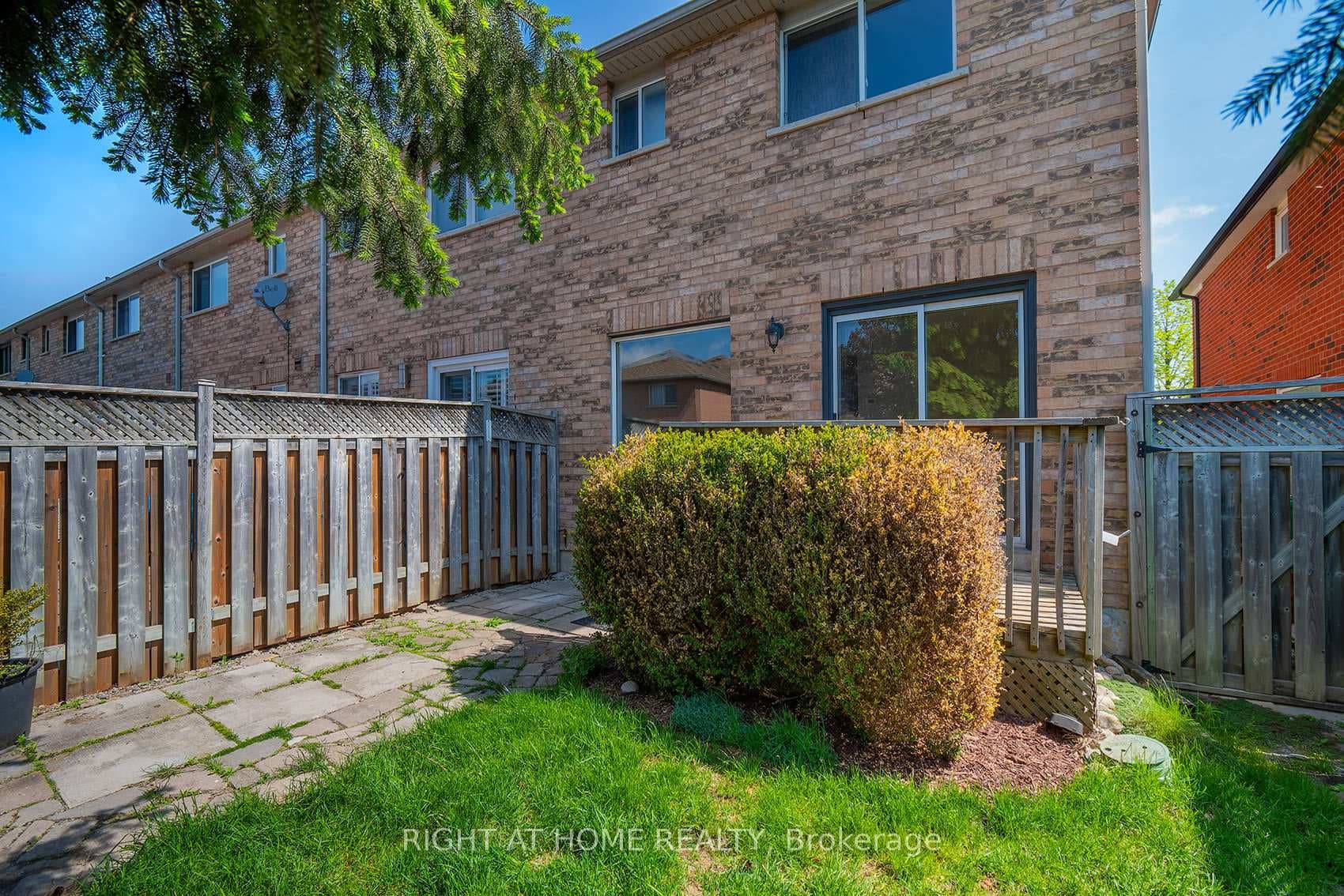 18 Frank Johnston Road - Townhouse photo 43 of 50 in Caledon, Ontario