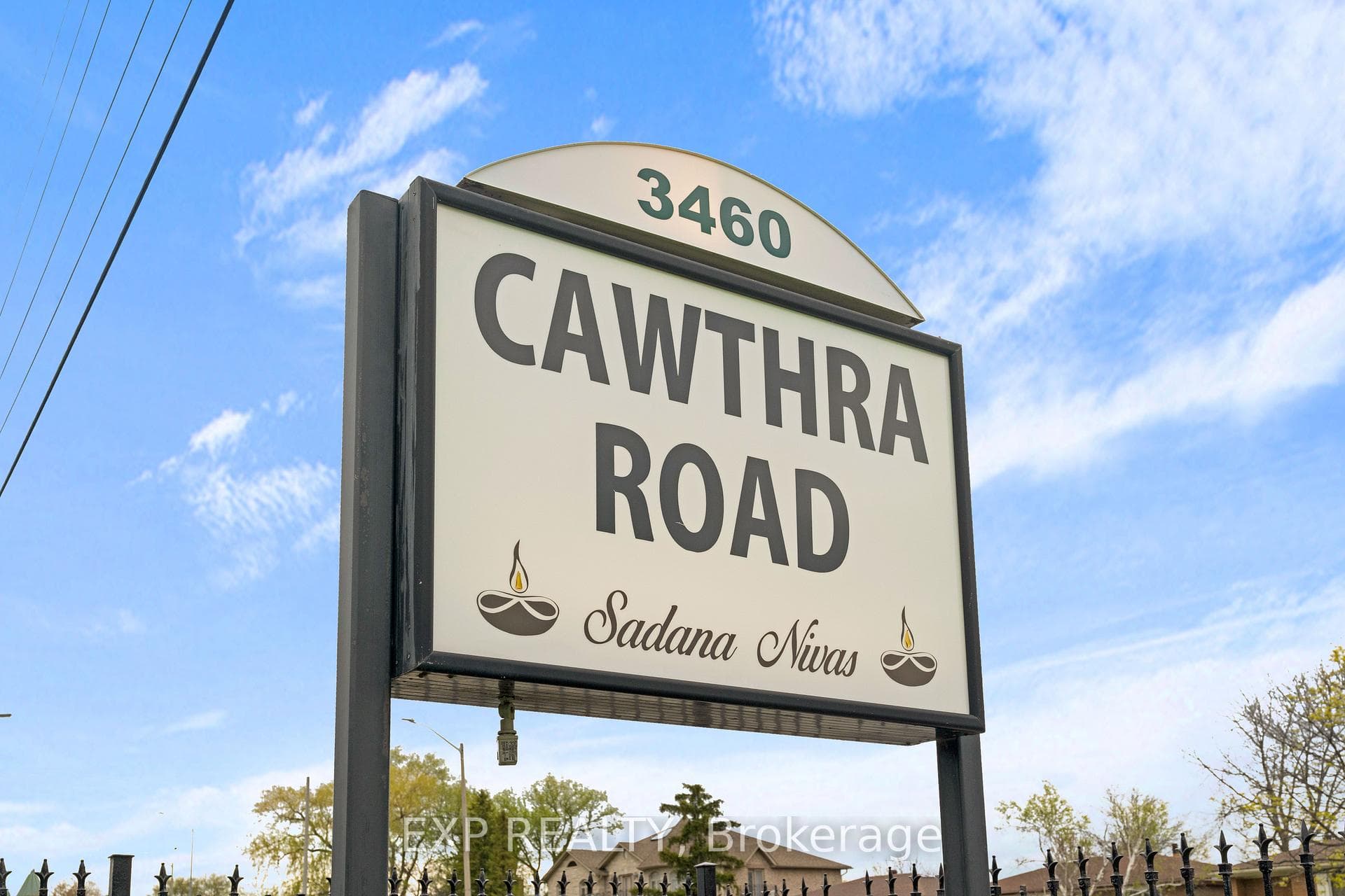 3460 Cawthra Road - Detached photo 2 of 49 in Mississauga, Ontario