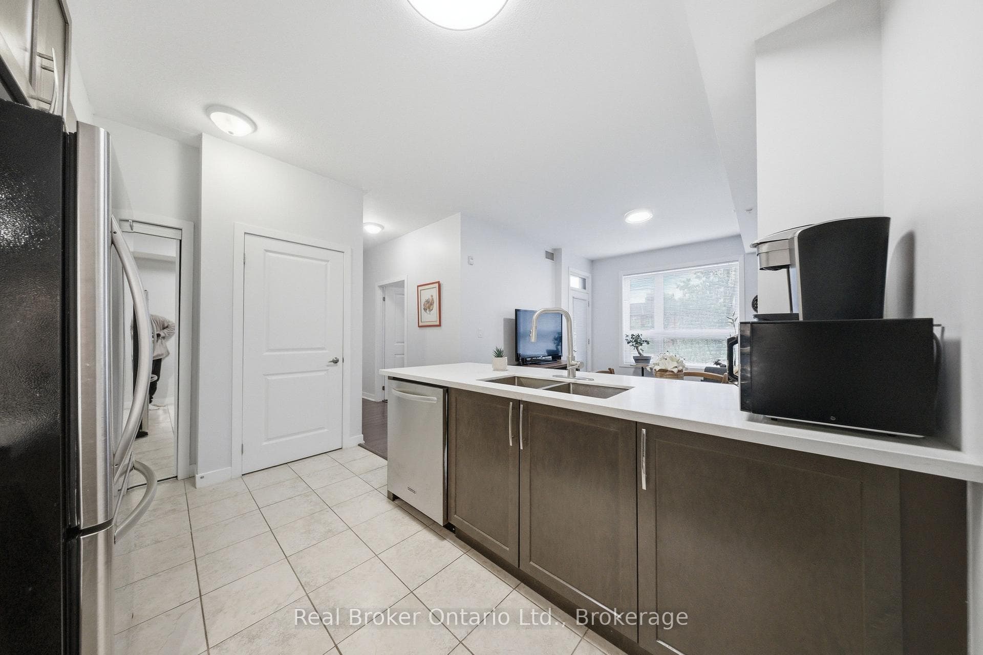 5010 Corporate Drive Unit 109 - Condo photo 11 of 38 in Burlington, Ontario