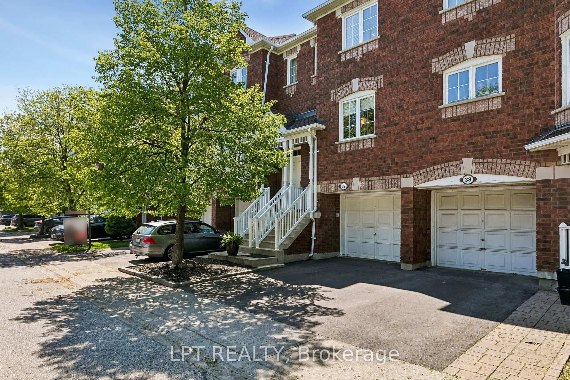 6060 Snowy Owl Crescent Unit 37 - home for sale in Mississauga, Ontario