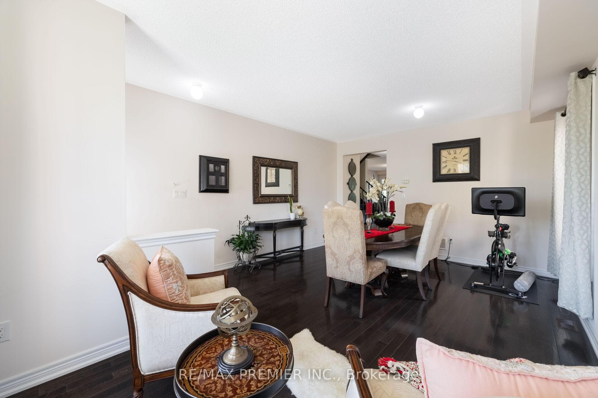 85 Kimborough Hollow - Semi-Detached photo 7 of 50 in Brampton, Ontario