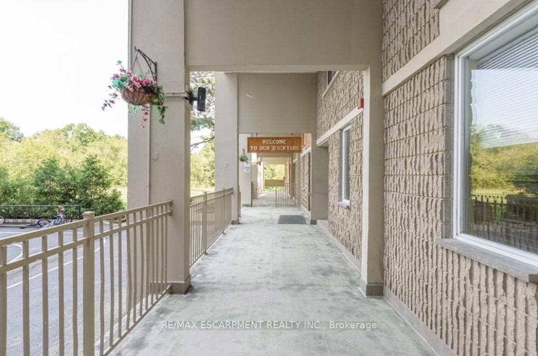 350 Quigley Road Unit 147 - Condo photo 3 of 13 in Hamilton, Ontario