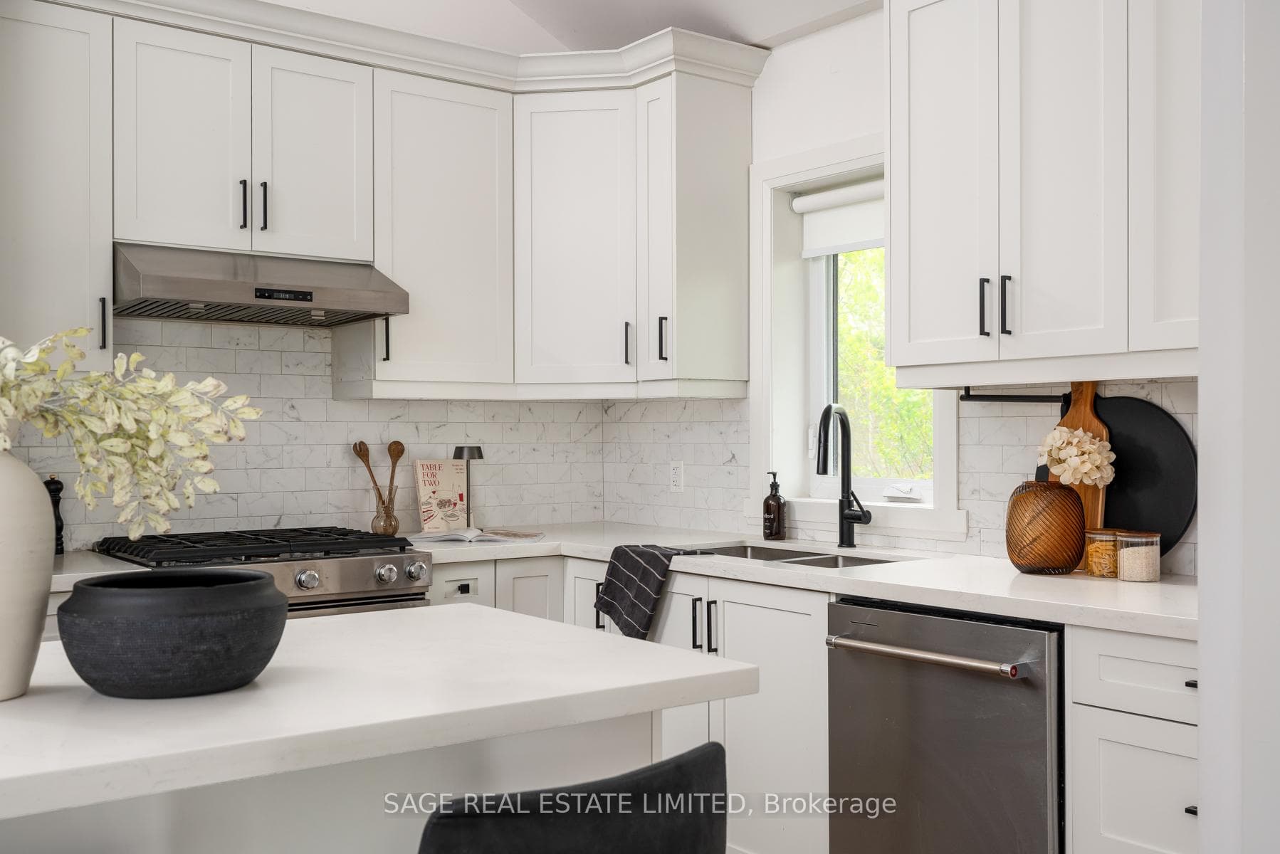 7 Rathgar Avenue - Detached photo 5 of 38 in Etobicoke (Islington / Rexdale), Ontario